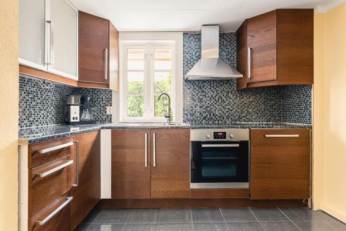 Dinbnb Homes I #1 Bnb In Bergen I Jacuzzi & Parking & Location Exterior photo